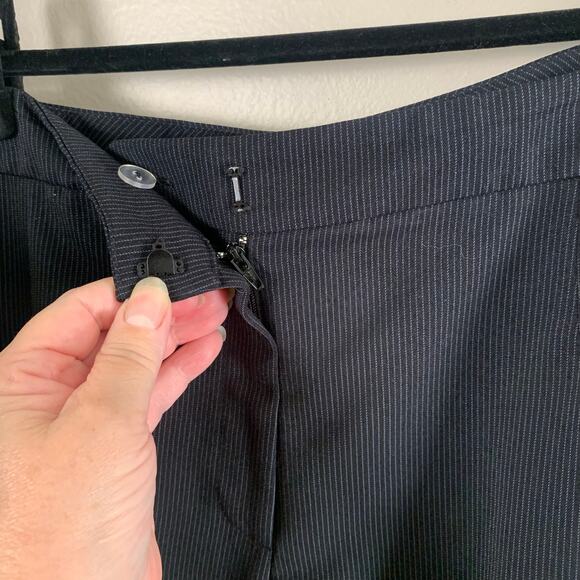 Le Suit Petite Size 12 2-Piece Suit w/ Blazer Jacket Black Pinstripe Minimalist - Picture 9 of 13